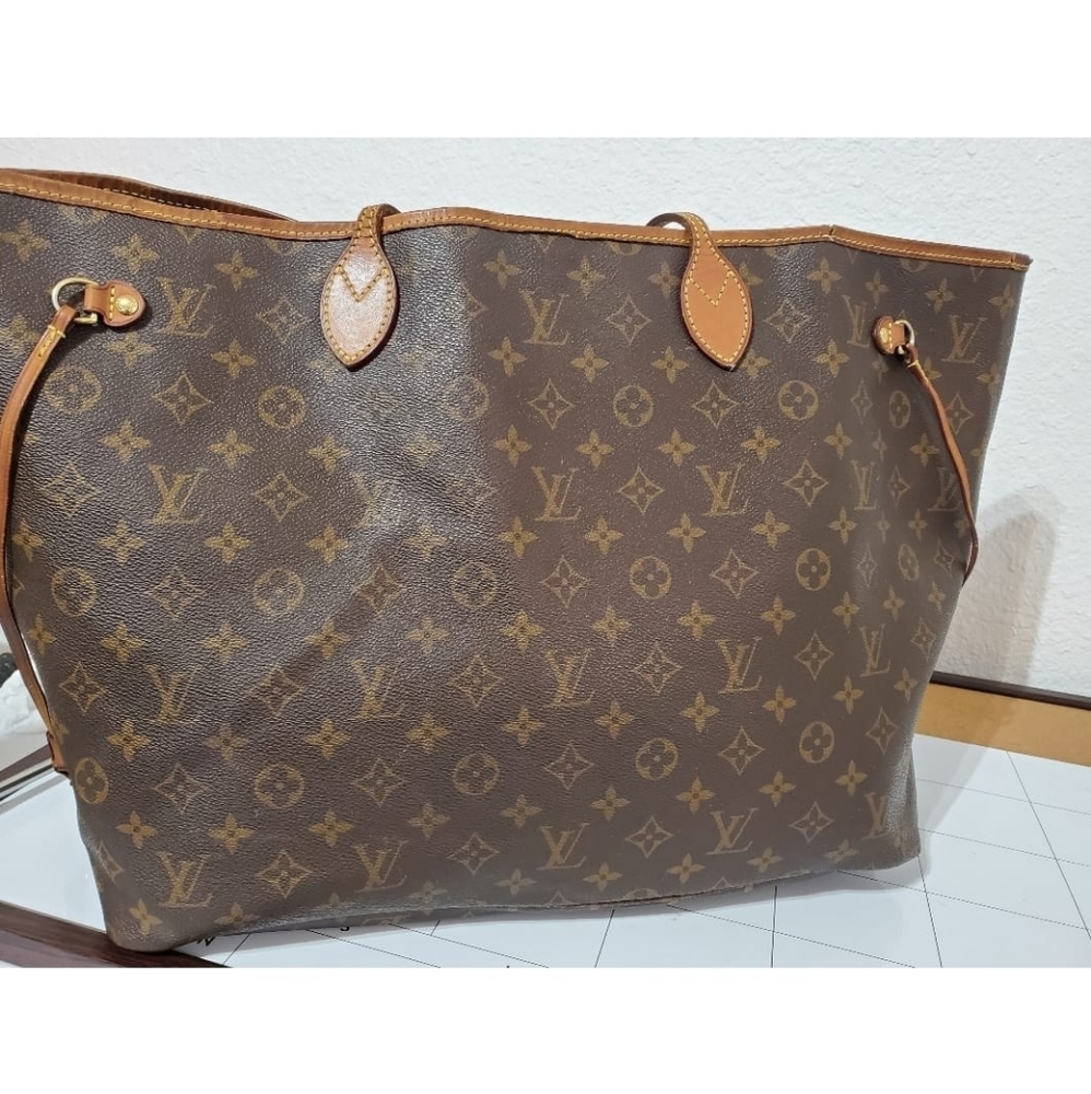 Louis Vuitton Monogram Neverfull GM - Picture 5 of 15